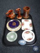 A tray of Royal Albert Old Country Roses ashtray and dish, Wedgwood Jasperware dish, lidded egg,