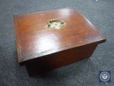 A pine table box