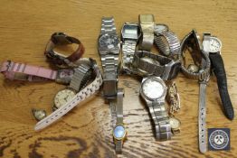 A quantity of wristwatches (Q)