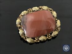 A Victorian yellow metal agate brooch