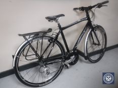 A Gents Trek hybrid bike; 51cm aluminium frame, Shimano gears, Carbon forks, Quick release hubs,