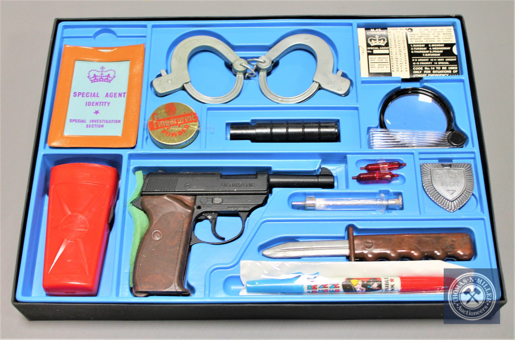 A Quavers Protectors Special Agent Kit, boxed. - Image 2 of 2