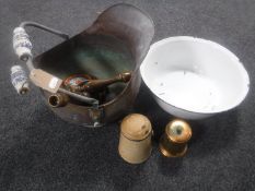 A copper coal receiver together with an enamelled wash bowl, assorted metal ware,