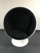 A 1970's pod chair