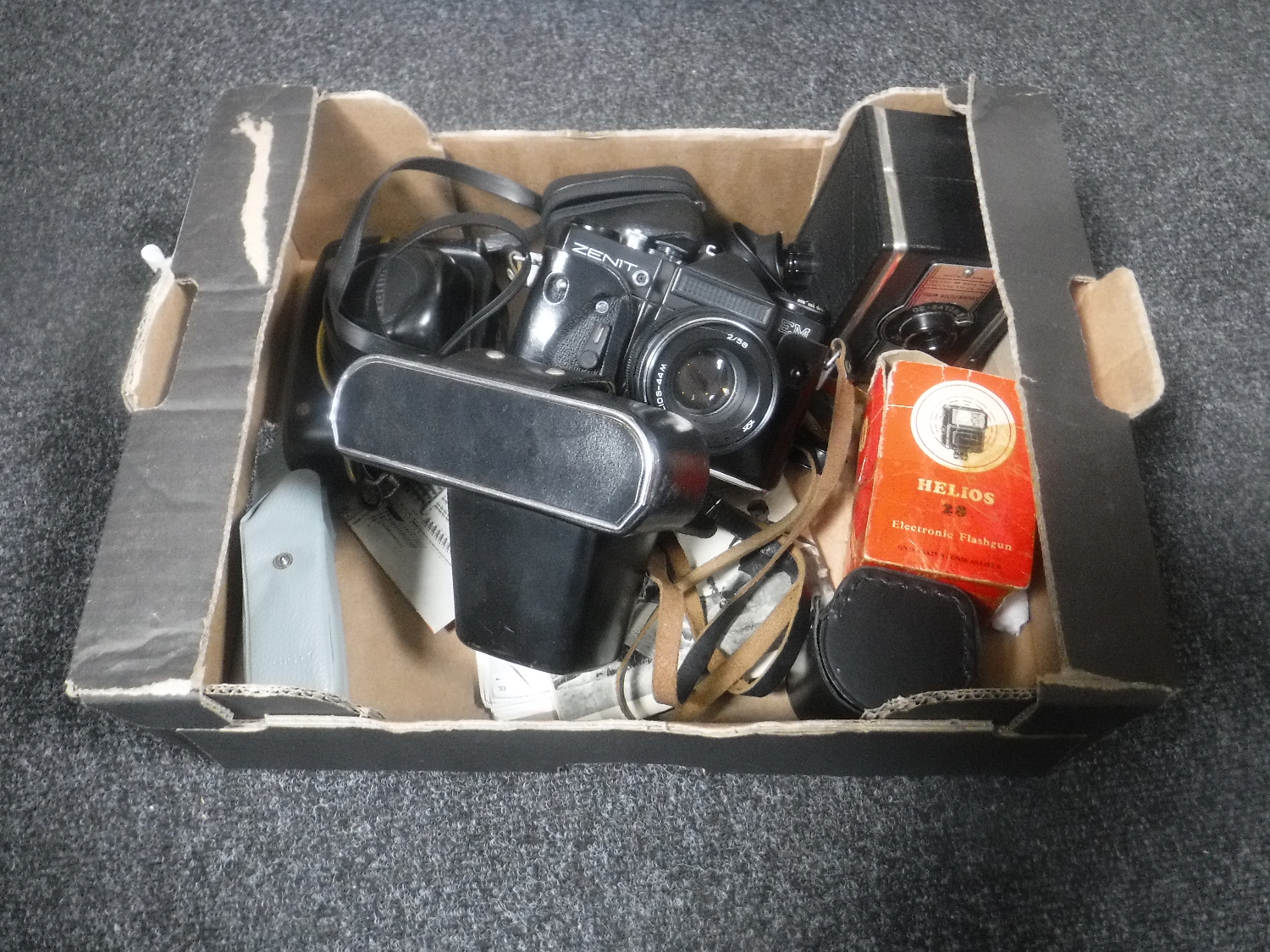 A box of vintage cameras - Denis EM, Helina Paulette,