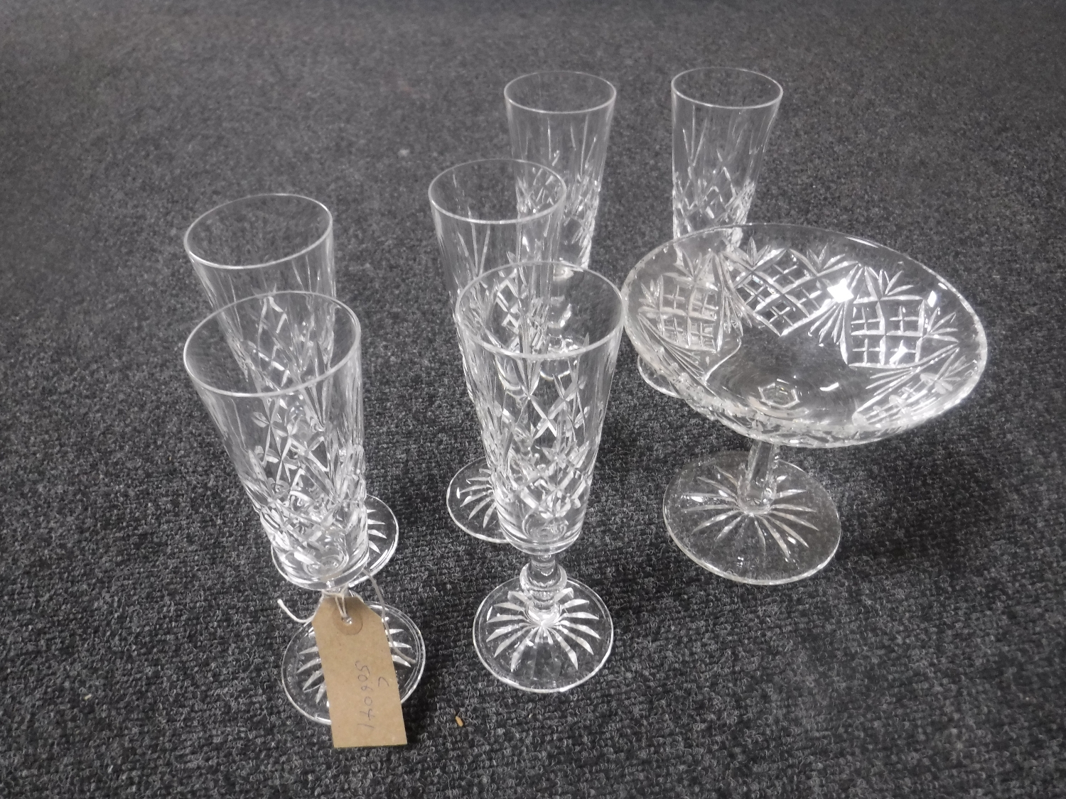 Six Edinburgh Crystal champagne flutes and a comport (7)