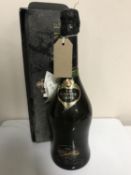 One bottle - La Grande Dame Veuve Clicquot Ponsardin 1976, boxed.