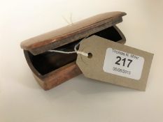 A Victorian burr walnut snuff box