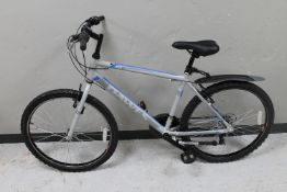 A Dawes aluminium framed 18 speed mountain bike CONDITION REPORT: Has seen very