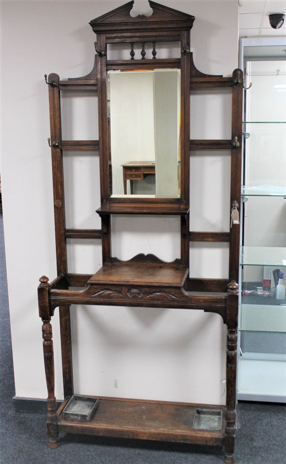 An Edwardian oak mirrored hall stand