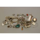 A collection of silver jewellery