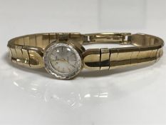A lady's 9ct gold Rotary wristwatch on 9ct gold bracelet strap CONDITION REPORT: 20.