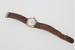 A gent's vintage 9ct gold cushion-shaped wristwatch by Waltham USA, the movement numbered 26575473,