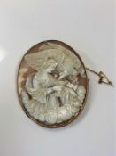 A superb quality Victorian cameo brooch in gold frame 48 mm x 61 mm.