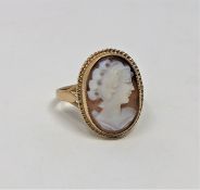 A 9ct gold cameo ring,