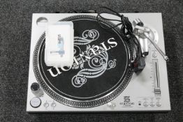 A Stanton STR8-80 professional turntable