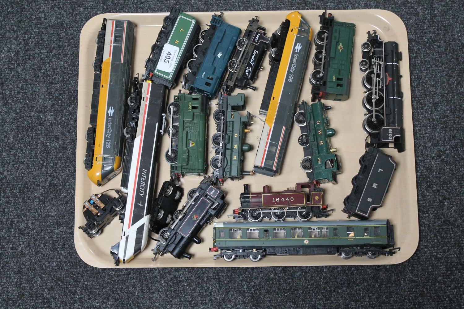 A tray of model locomotive engines by Hornby etc