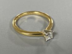 An 18ct yellow gold princess cut diamond ring, approximately 0.