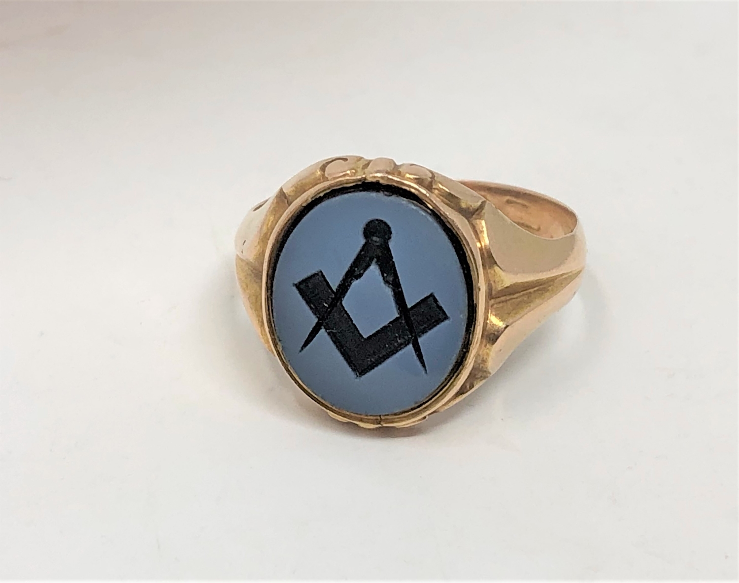 An antique agate gold Masonic ring,