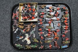 A tray of mid twentieth century hand painted lead figures - Cavalry,