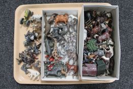 A tray of mid twentieth century hand painted lead figures including animals and farm accessories