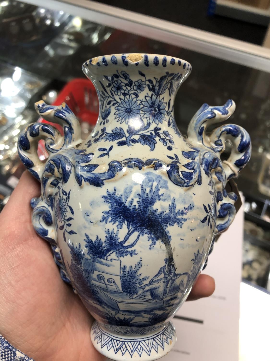 An 18th century Delft pottery blue and white vase - Image 2 of 8