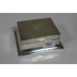 A good quality silver cigarette box, Walker & Hall, Sheffield 1929, width 13.