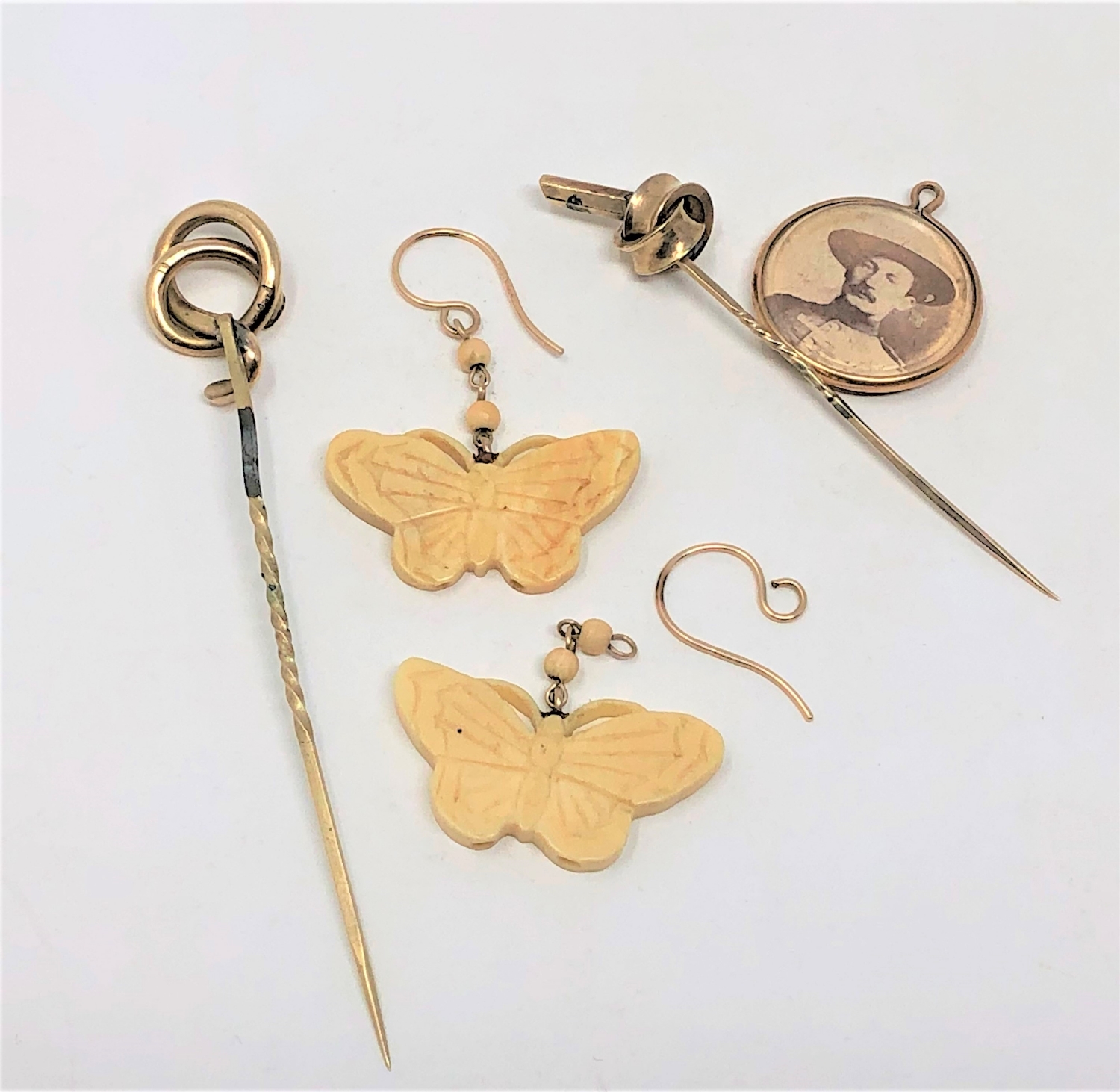 Assorted gold and gold mounted jewellery including bone butterfly earrings,