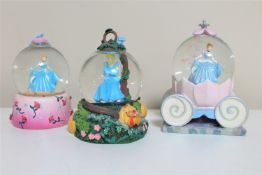 Three Disney snow globes : Cinderella