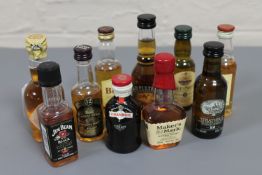 Ten miniature bottles of whisky, Bell's Dewar's,