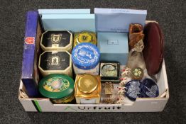 A box of Ringtons tins, Wedgwood plates,