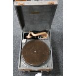 An early 20th century Wondertone table top record player