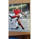 FOOTBALL, signed 12 x 15 photo by Eusebio, full-length in action for Benfica in 1968 EC final,