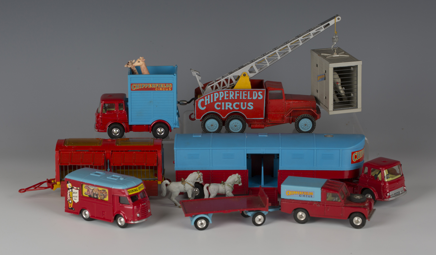 A small collection of Corgi Toys Chipperfield's Circus vehicles, comprising a No. 1130 circus - Image 2 of 5