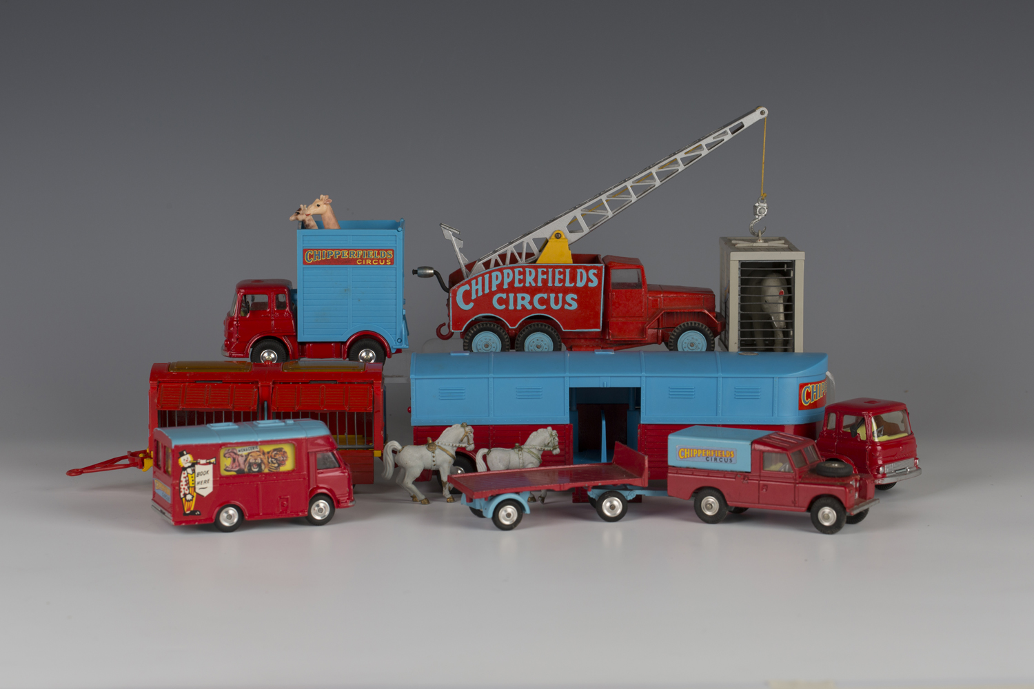 A small collection of Corgi Toys Chipperfield's Circus vehicles, comprising a No. 1130 circus - Image 4 of 5