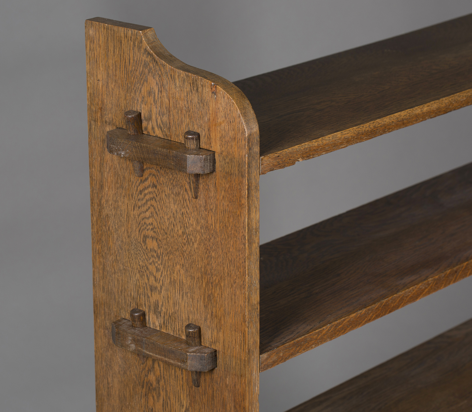 An early 20th century Arts and Crafts style oak five-tier open bookcase, in the manner of - Image 2 of 2