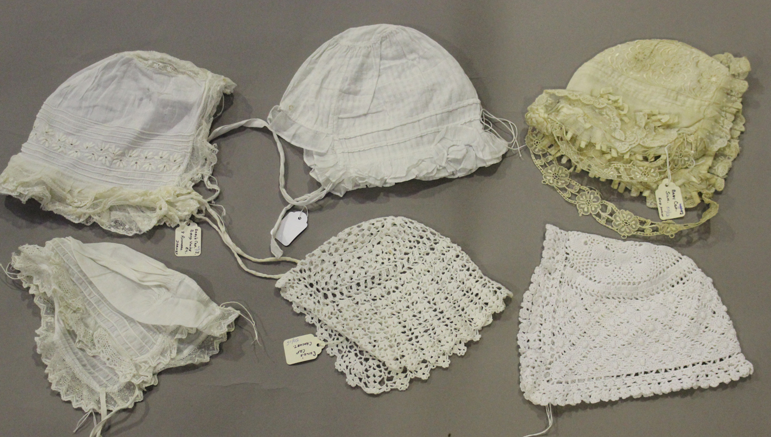 A group of fifteen mainly Victorian babies' caps, the majority with decorative lacework, including - Image 2 of 4