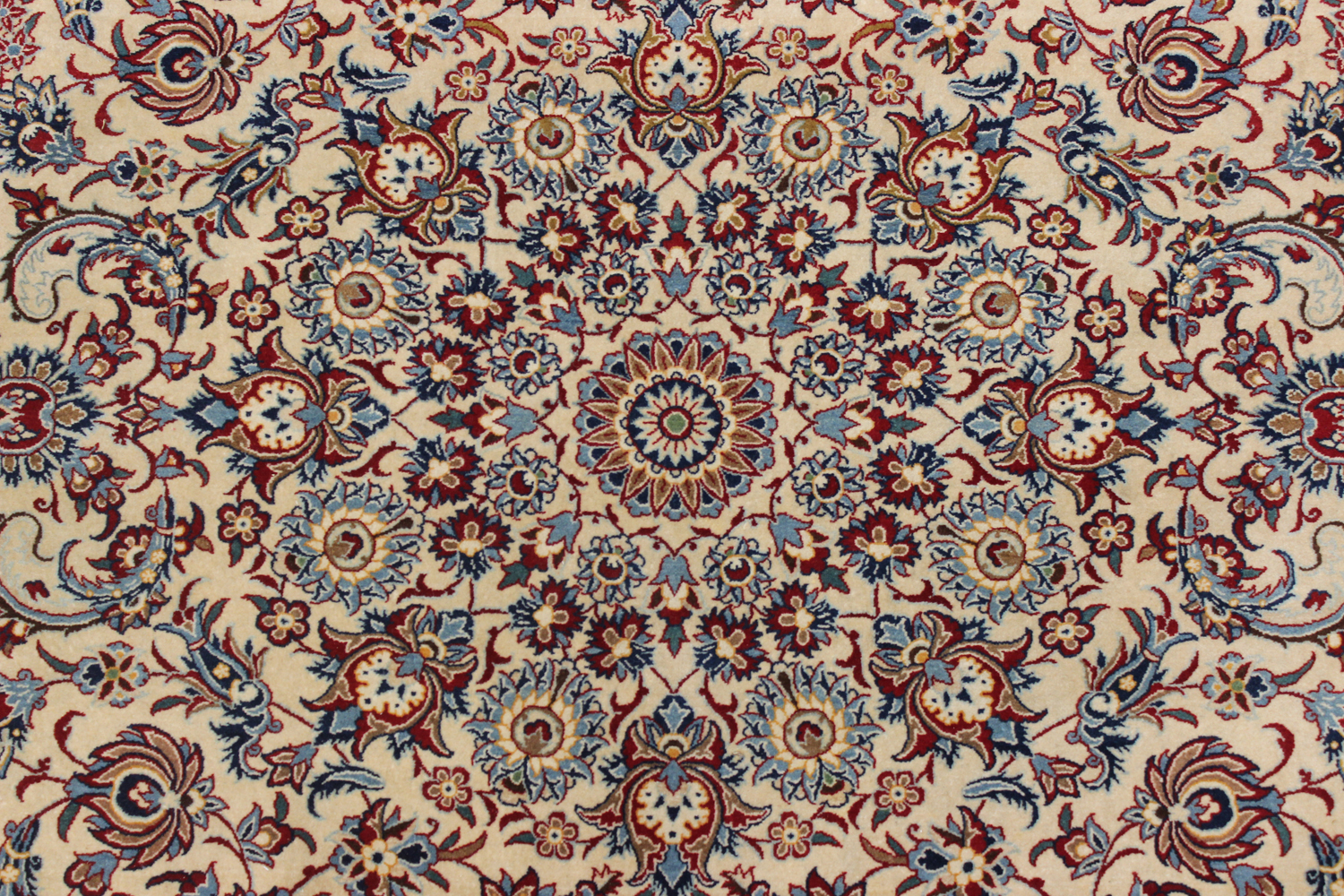 An Esfahan rug, Central Persia, mid-20th century, the ivory field with a palmette and flowerhead - Image 3 of 5