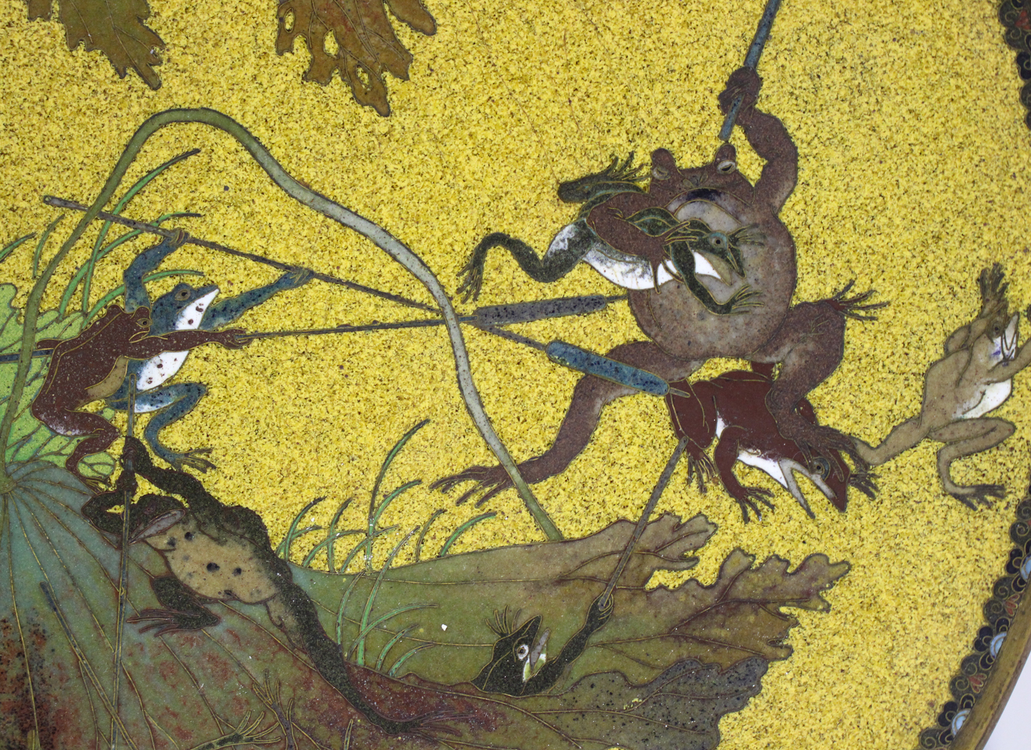 A Japanese cloisonné circular dish, Meiji period, decorated with battling frogs and toads using - Image 5 of 5