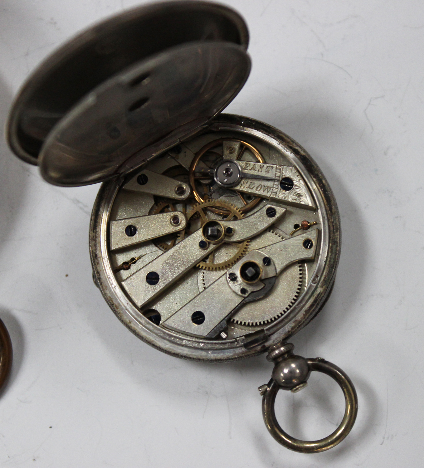 A 9ct gold cased keyless wind open-faced gentleman's pocket watch with an unsigned gilt jewelled - Image 3 of 4