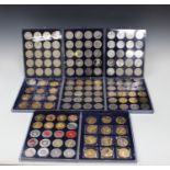 A large collection of mid to late 20th century crown-size commemorative coins, including Elizabeth