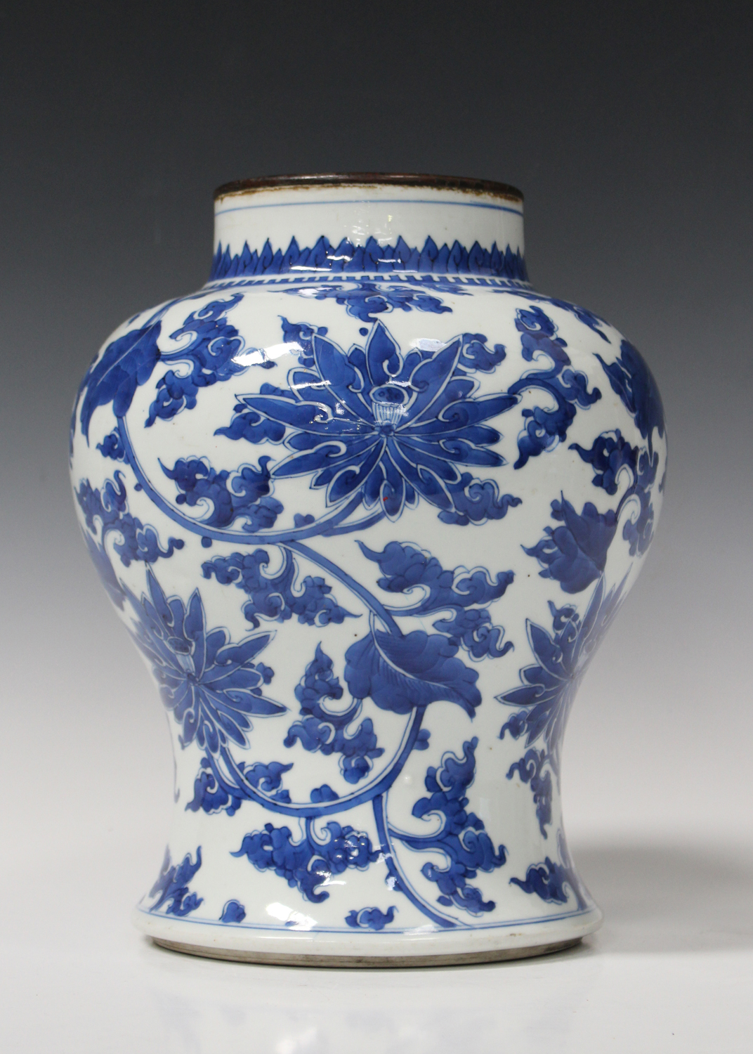 A Chinese blue and white porcelain vase, Kangxi period, of baluster form, painted with a design of - Image 4 of 5