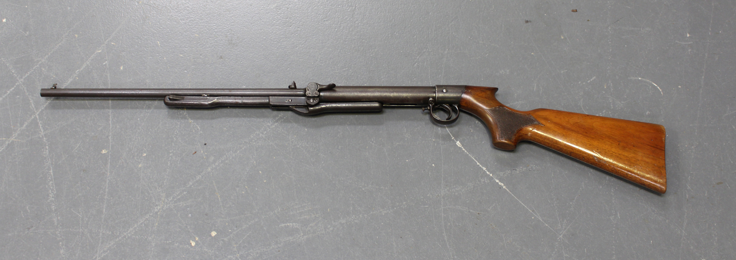 An early 20th century B.S.A. .177 Lincoln Jeffries air rifle, No. S70822, Pat. 30338-10, barrel - Image 2 of 6