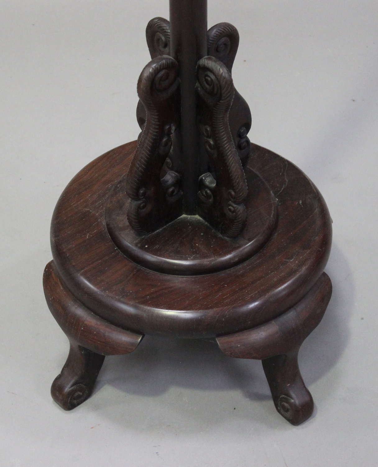 A Chinese hardwood lantern stand, Qianlong style but 20th century, the turned column surmounted with - Image 5 of 6