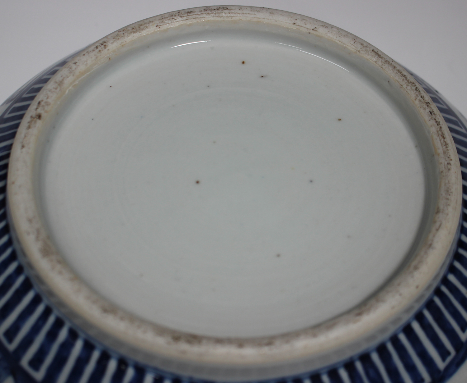 A Chinese blue and white porcelain punch bowl, late 19th century, the exterior painted with a pair - Image 2 of 6