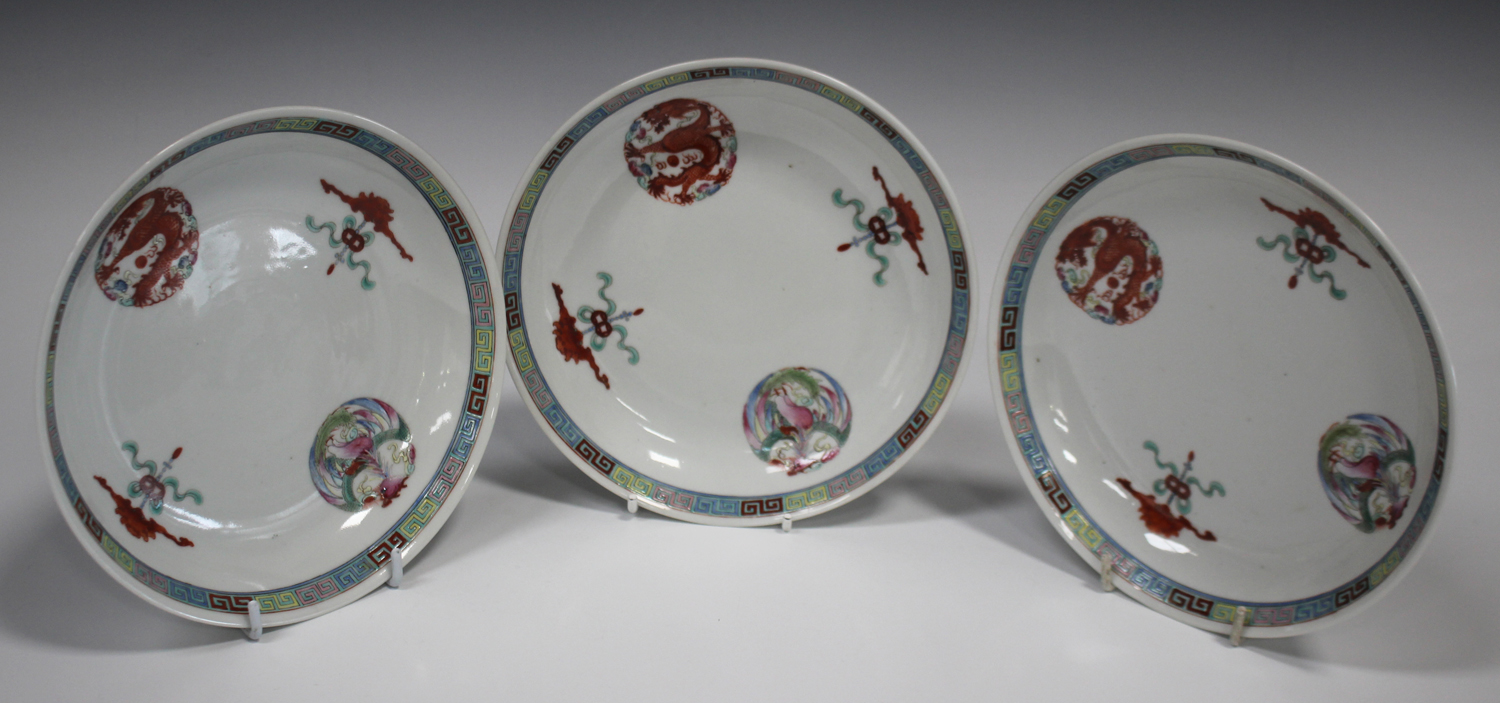 A Chinese famille rose porcelain bowl and three matching saucer dishes, mark of Guangxu but later - Image 10 of 10