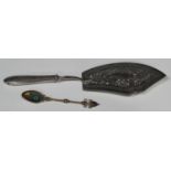 An Egyptian silver fish slice with pierced blade and engraved handle, length 29.5cm, together with a
