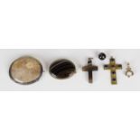 A small group of mostly Victorian jewellery, comprising a banded agate and white agate set twin-