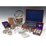 A collection of plated items, including a kettle on stand, a set of six napkin rings, cased, a