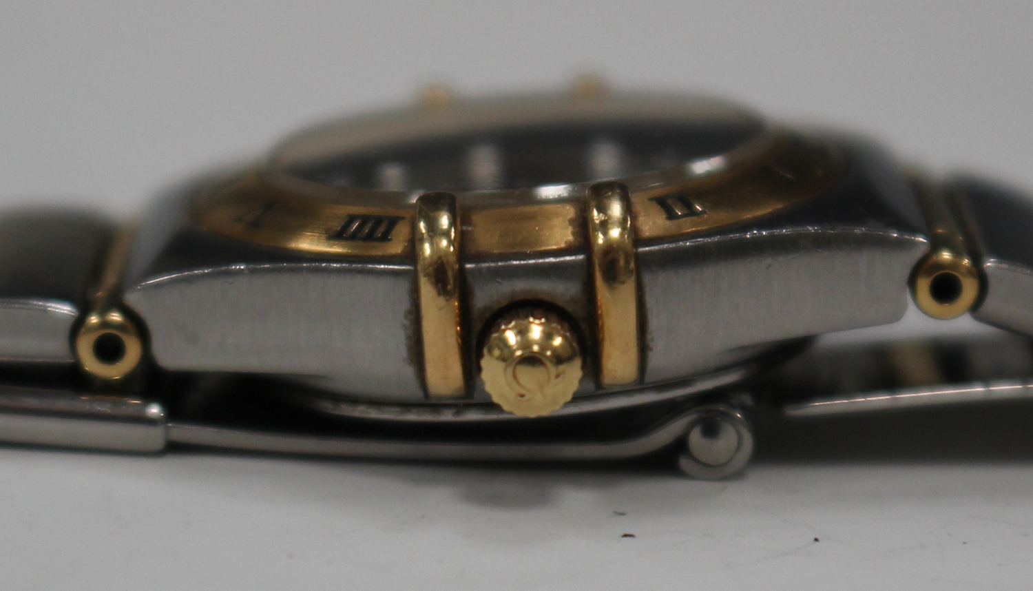 An Omega Constellation steel and gold lady's bracelet wristwatch, the signed mother-of-pearl dial - Image 4 of 5